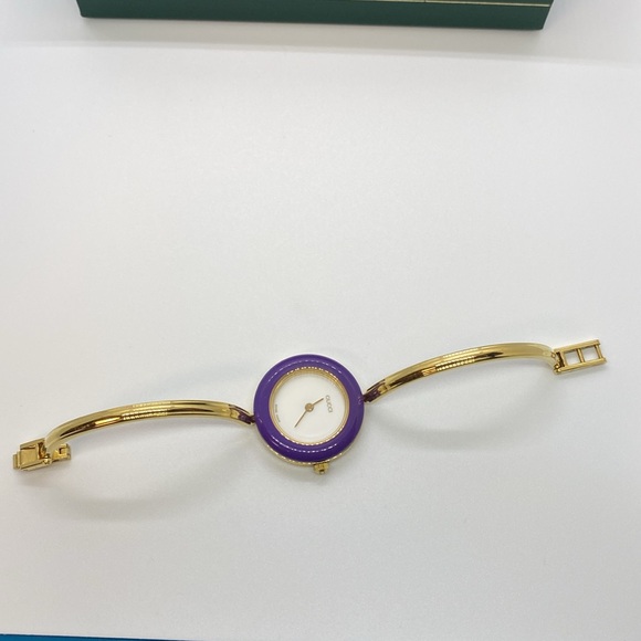 Authentic Gucci 11/12.2 Watch with box - Picture 6 of 6